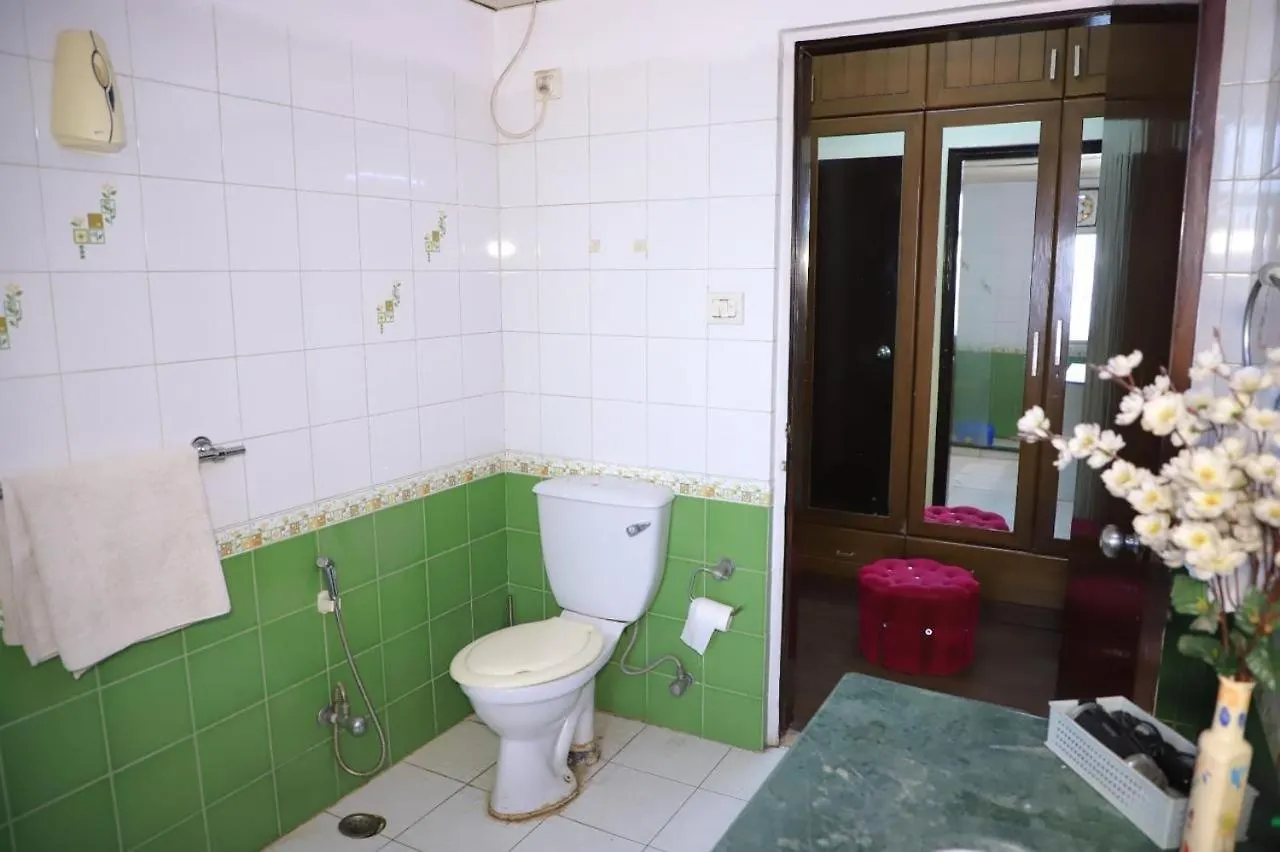 Habitación en casa particular Fortune Home,Mg Road,Essel Tower Gurgaon